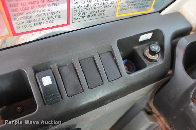 image for item DD5249 2011 Link Belt 210 X2 excavator