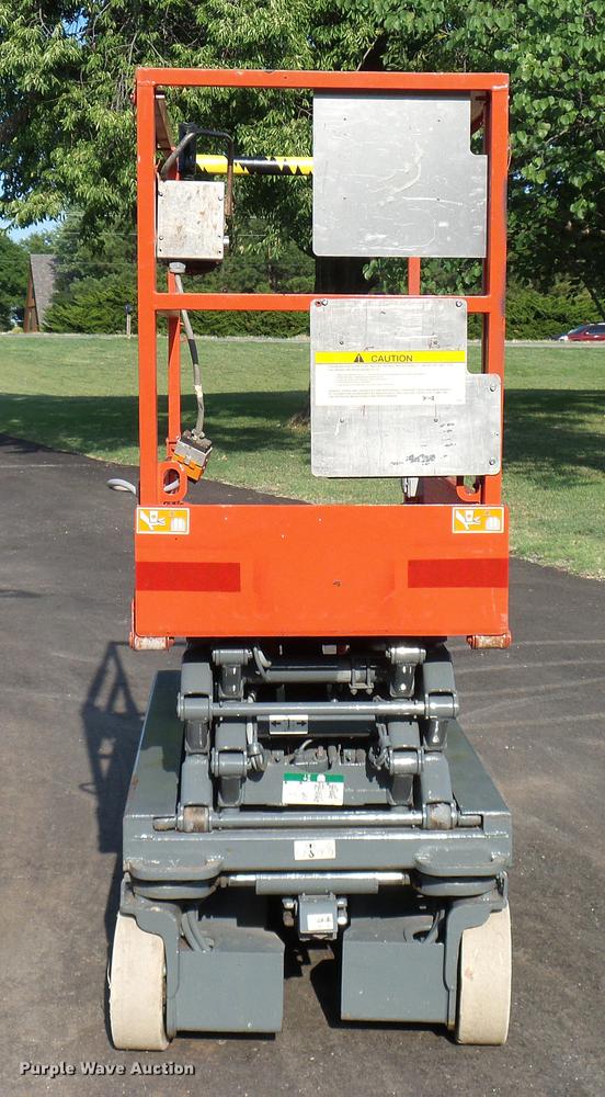 image for item DD8293 2009 Skyjack SJIII 3219 scissor lift