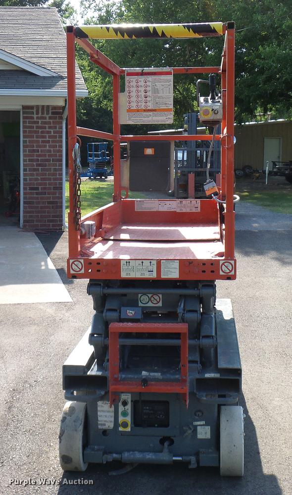 image for item DD8293 2009 Skyjack SJIII 3219 scissor lift