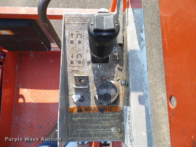 image for item DD8293 2009 Skyjack SJIII 3219 scissor lift
