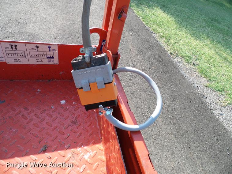 image for item DD8293 2009 Skyjack SJIII 3219 scissor lift