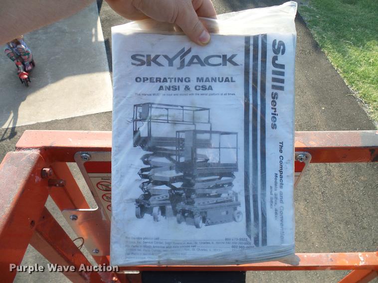 image for item DD8293 2009 Skyjack SJIII 3219 scissor lift