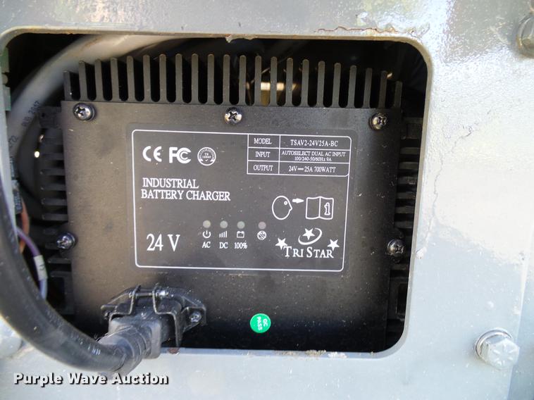 image for item DD8293 2009 Skyjack SJIII 3219 scissor lift