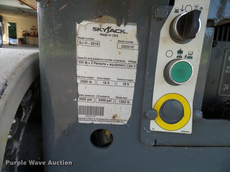 image for item DD8293 2009 Skyjack SJIII 3219 scissor lift