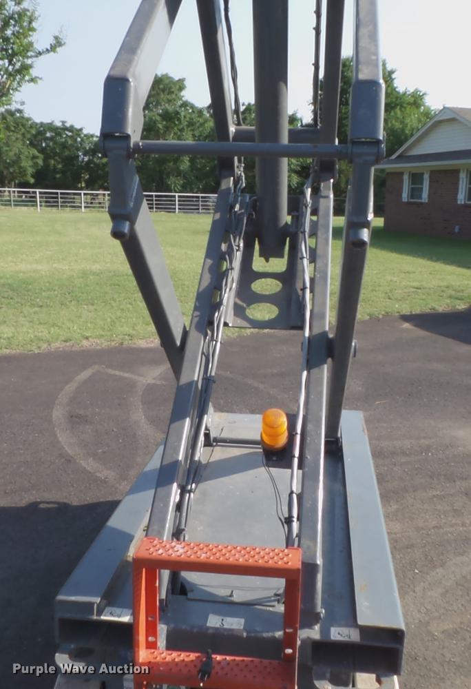 image for item DD8293 2009 Skyjack SJIII 3219 scissor lift