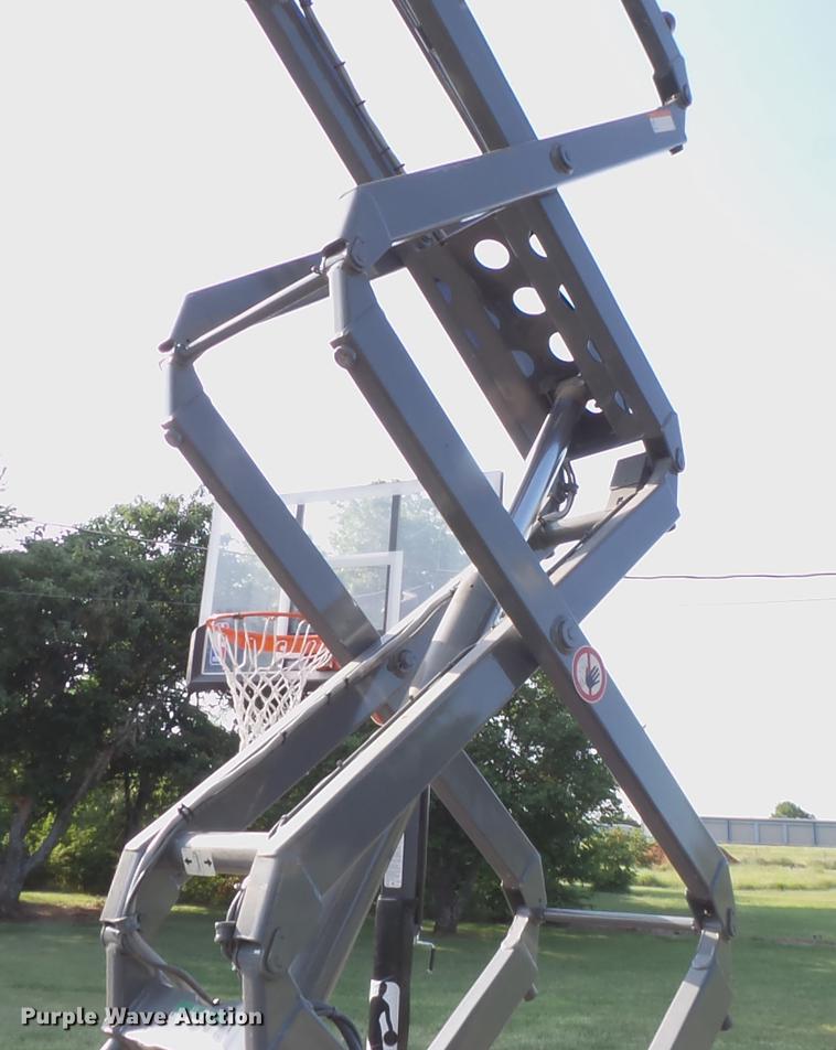 image for item DD8293 2009 Skyjack SJIII 3219 scissor lift