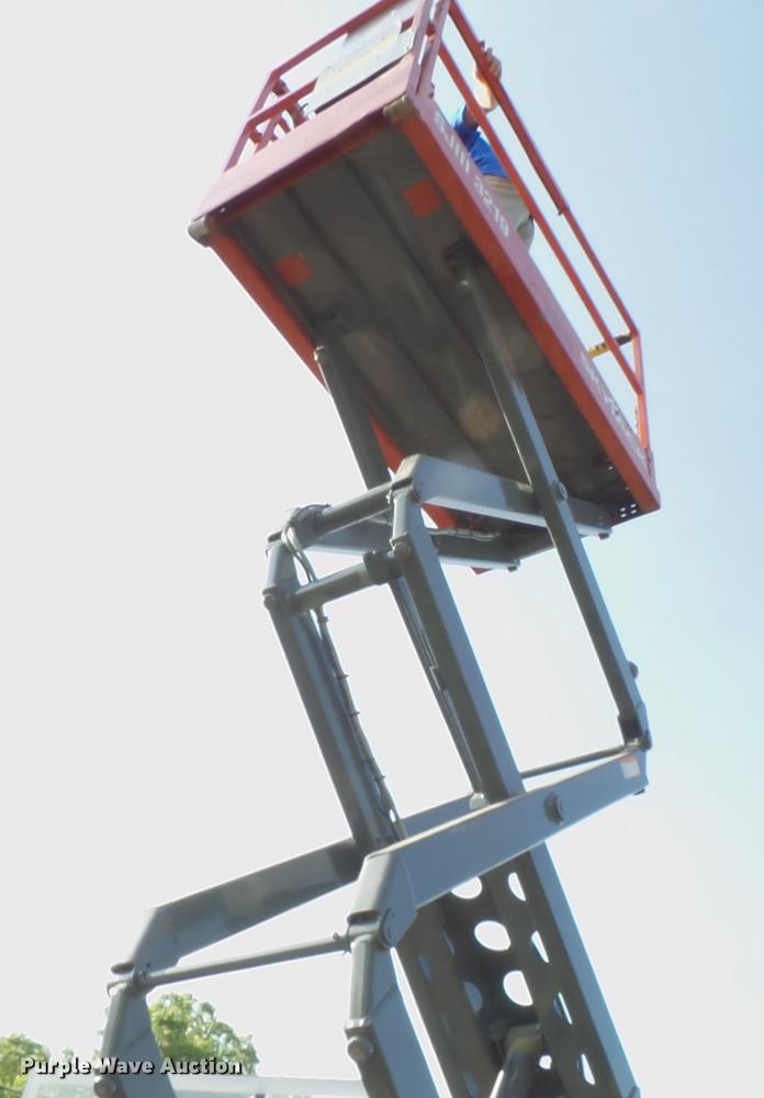 image for item DD8293 2009 Skyjack SJIII 3219 scissor lift