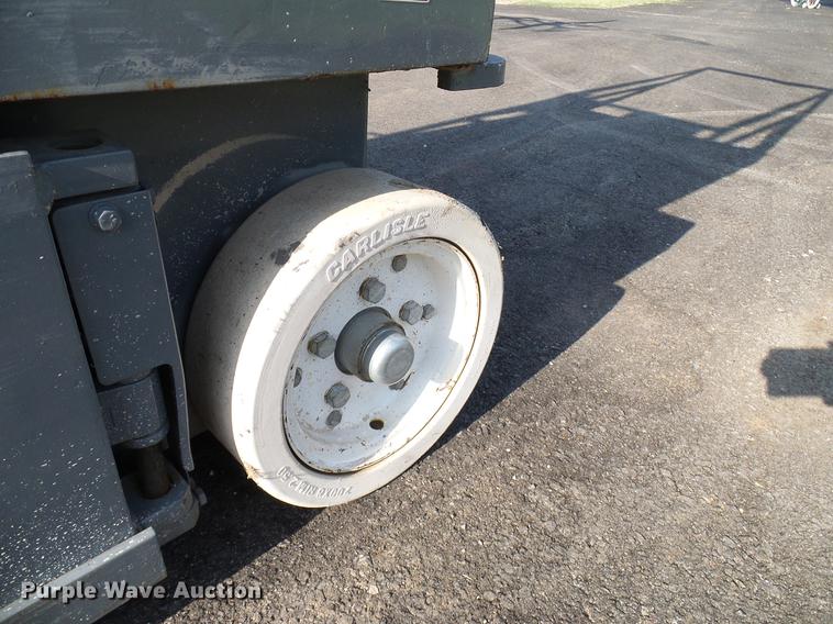 image for item DD8293 2009 Skyjack SJIII 3219 scissor lift