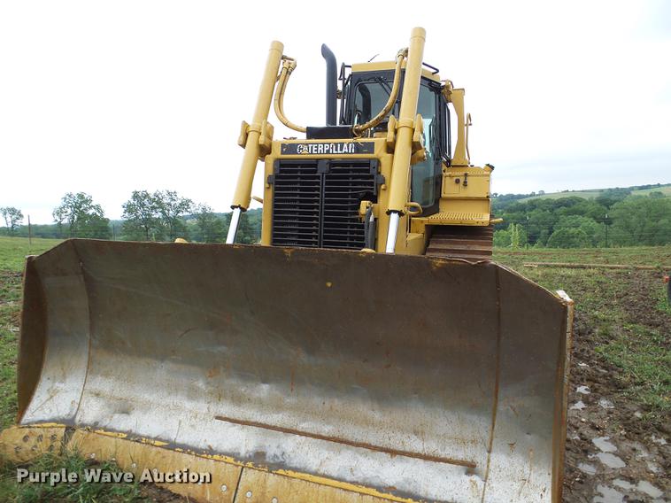 image for item DD8571 2006 Caterpillar D6R XL Series III dozer