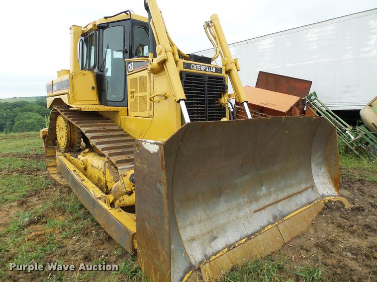 image for item DD8571 2006 Caterpillar D6R XL Series III dozer