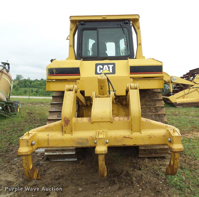 image for item DD8571 2006 Caterpillar D6R XL Series III dozer