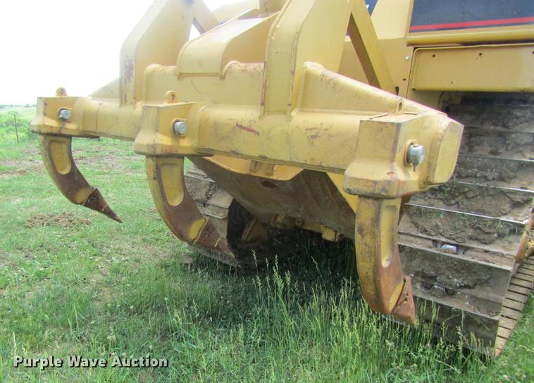 image for item DD8571 2006 Caterpillar D6R XL Series III dozer
