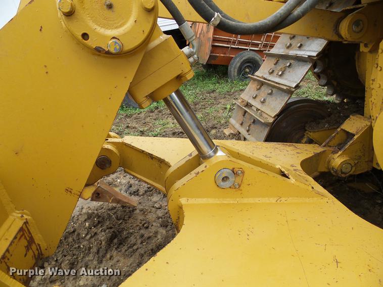 image for item DD8571 2006 Caterpillar D6R XL Series III dozer