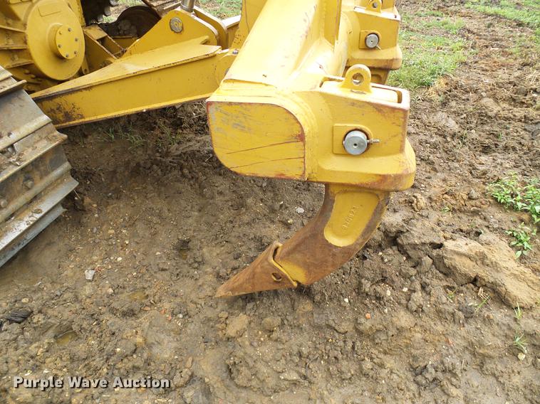 image for item DD8571 2006 Caterpillar D6R XL Series III dozer