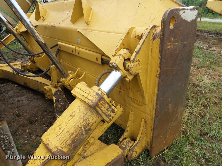 image for item DD8571 2006 Caterpillar D6R XL Series III dozer