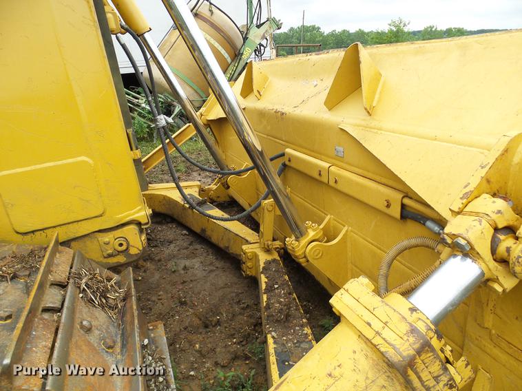 image for item DD8571 2006 Caterpillar D6R XL Series III dozer