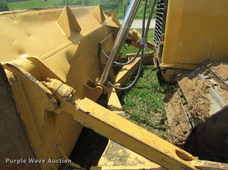 image for item DD8571 2006 Caterpillar D6R XL Series III dozer