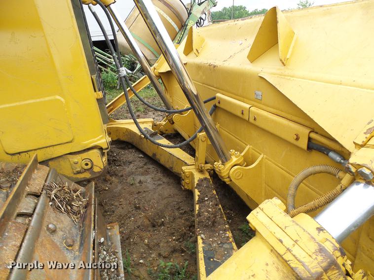 image for item DD8571 2006 Caterpillar D6R XL Series III dozer
