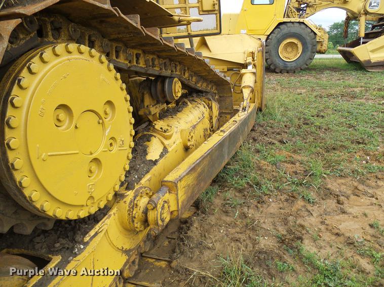 image for item DD8571 2006 Caterpillar D6R XL Series III dozer