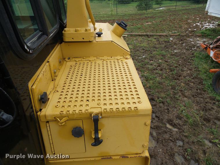 image for item DD8571 2006 Caterpillar D6R XL Series III dozer