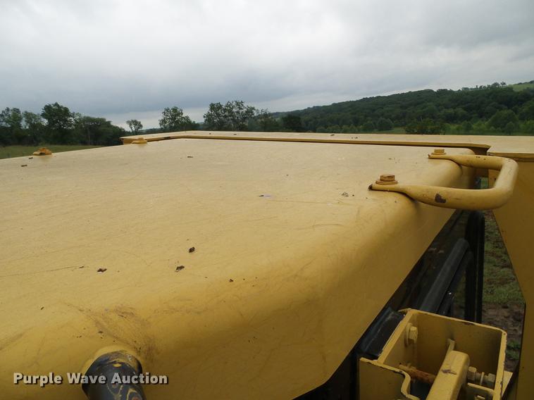 image for item DD8571 2006 Caterpillar D6R XL Series III dozer