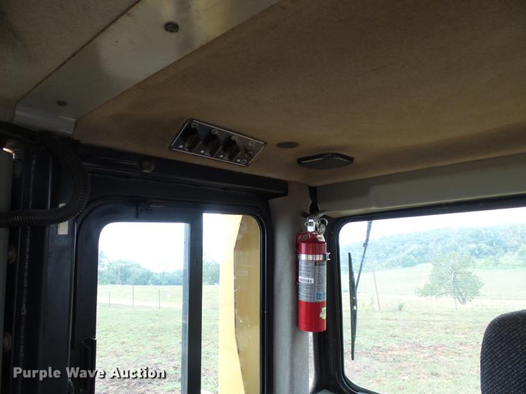 image for item DD8571 2006 Caterpillar D6R XL Series III dozer