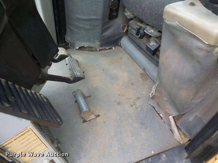 image for item DD8571 2006 Caterpillar D6R XL Series III dozer