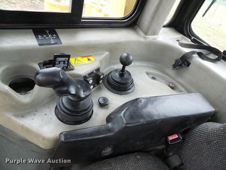 image for item DD8571 2006 Caterpillar D6R XL Series III dozer