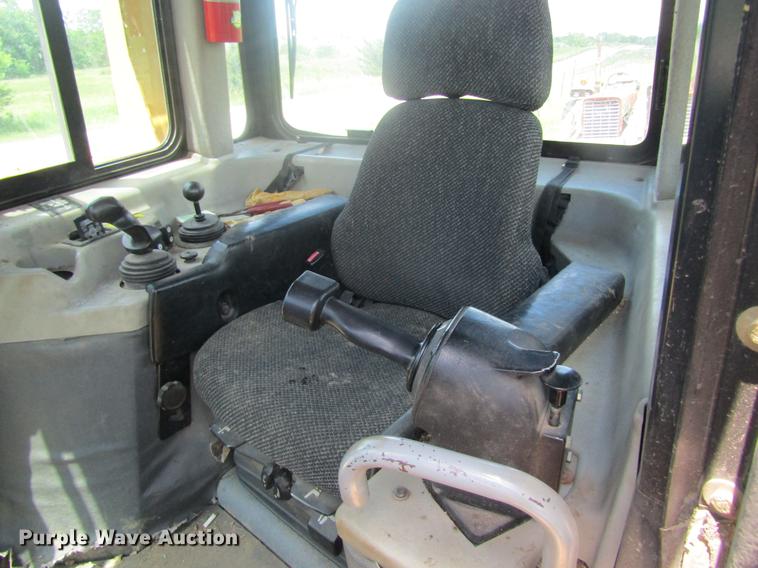 image for item DD8571 2006 Caterpillar D6R XL Series III dozer