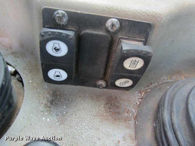 image for item DD8571 2006 Caterpillar D6R XL Series III dozer