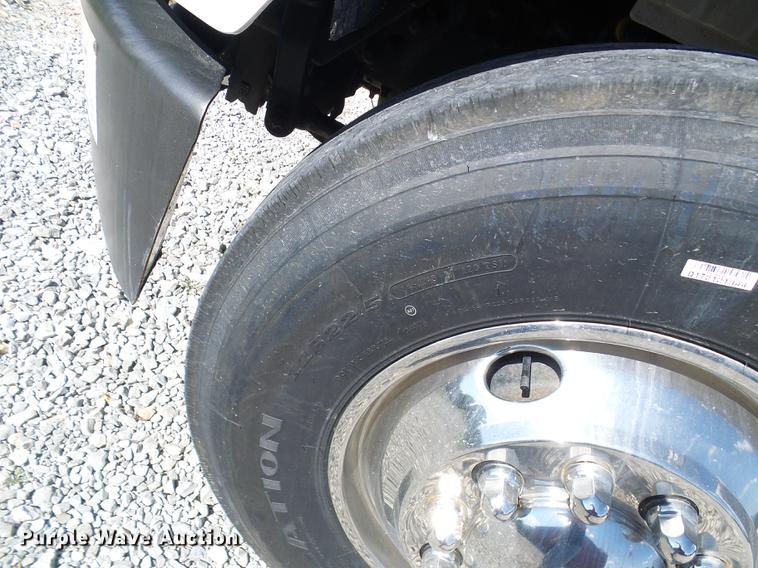 image for item DD8606 2004 Freightliner Business Class M2 digger derrick truck