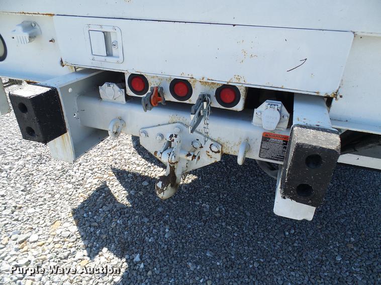 image for item DD8606 2004 Freightliner Business Class M2 digger derrick truck