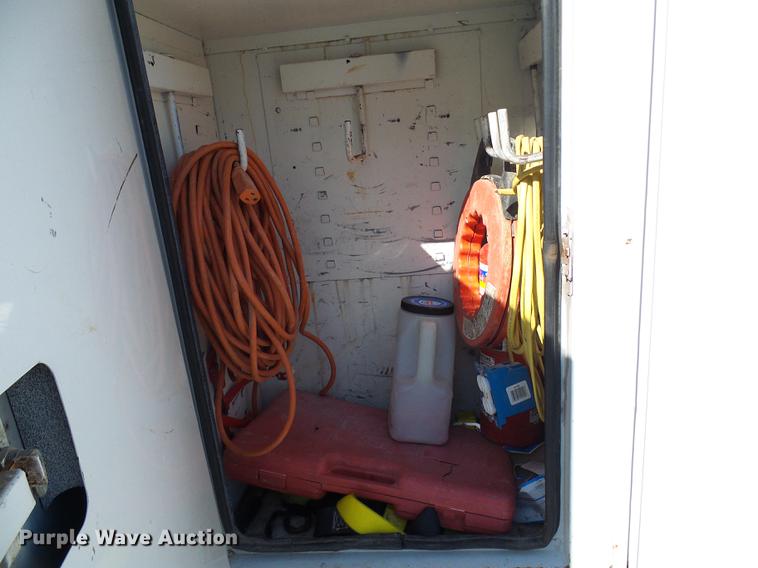 image for item DD8606 2004 Freightliner Business Class M2 digger derrick truck