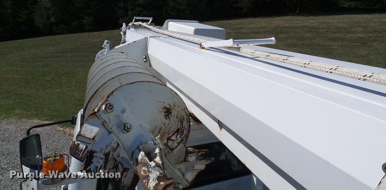 image for item DD8606 2004 Freightliner Business Class M2 digger derrick truck