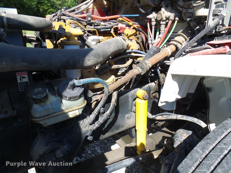 image for item DD8606 2004 Freightliner Business Class M2 digger derrick truck