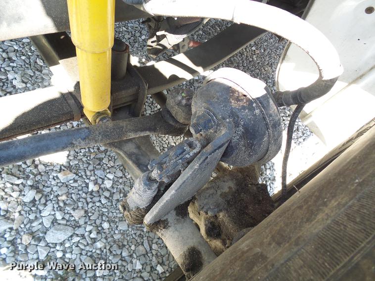 image for item DD8606 2004 Freightliner Business Class M2 digger derrick truck