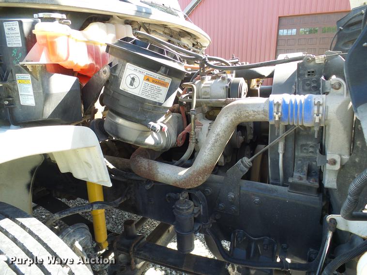 image for item DD8606 2004 Freightliner Business Class M2 digger derrick truck