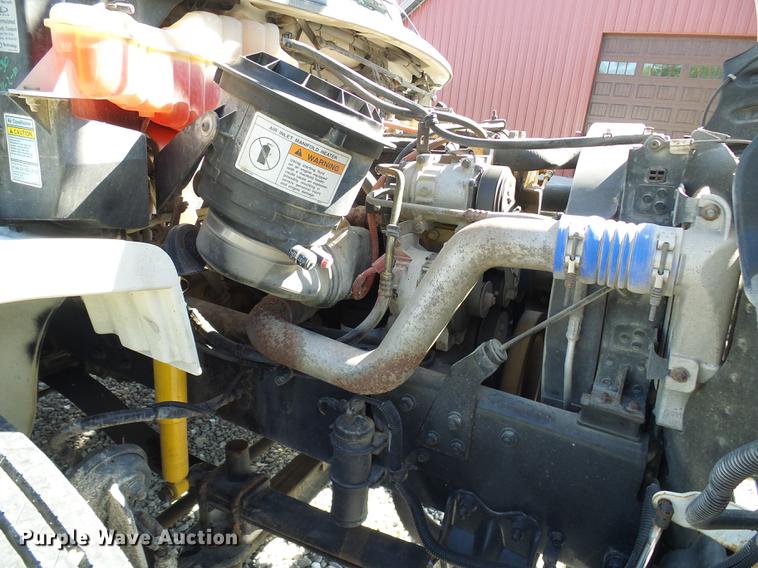 image for item DD8606 2004 Freightliner Business Class M2 digger derrick truck