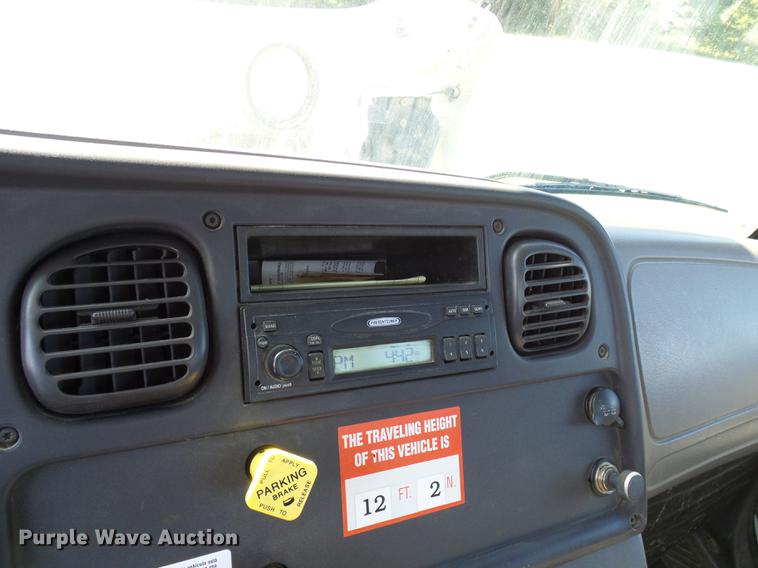 image for item DD8606 2004 Freightliner Business Class M2 digger derrick truck