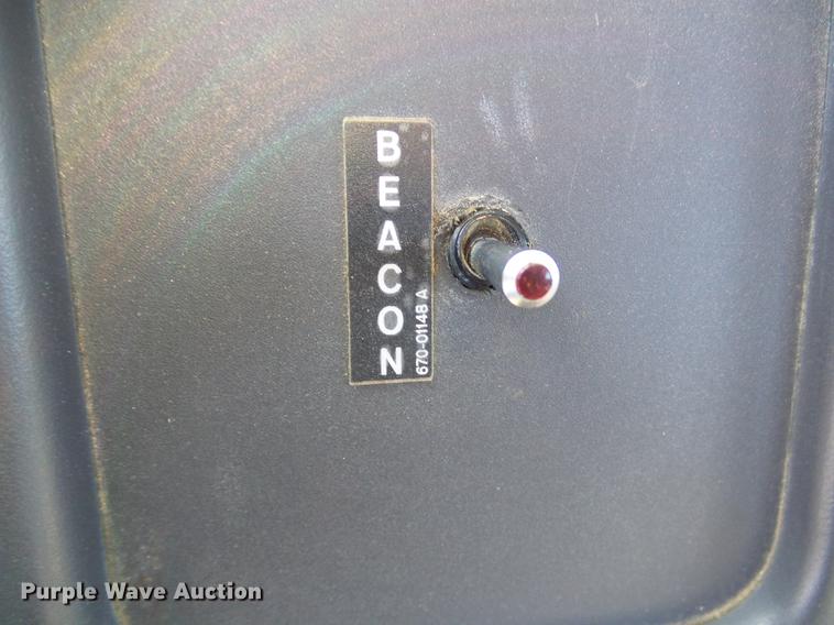 image for item DD8606 2004 Freightliner Business Class M2 digger derrick truck