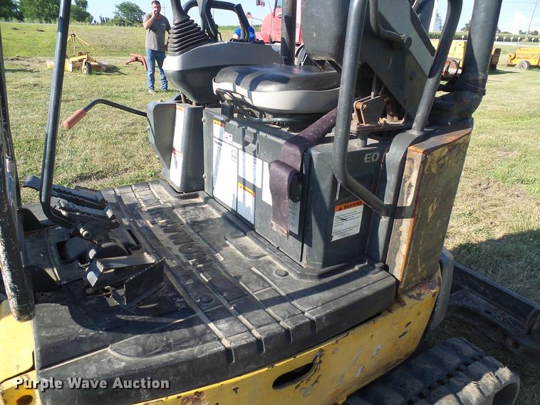 image for item DD8628 2007 Komatsu PC18MR-2 mini excavator