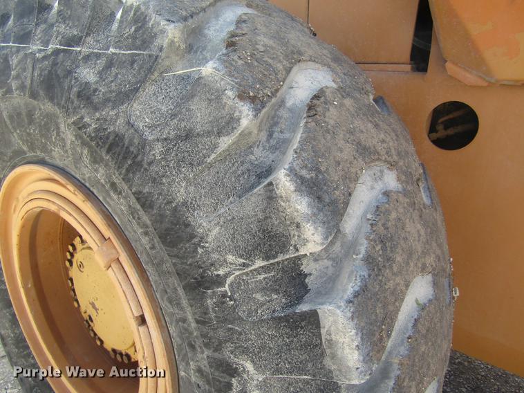 image for item DD8827 1998 Case 821B wheel loader
