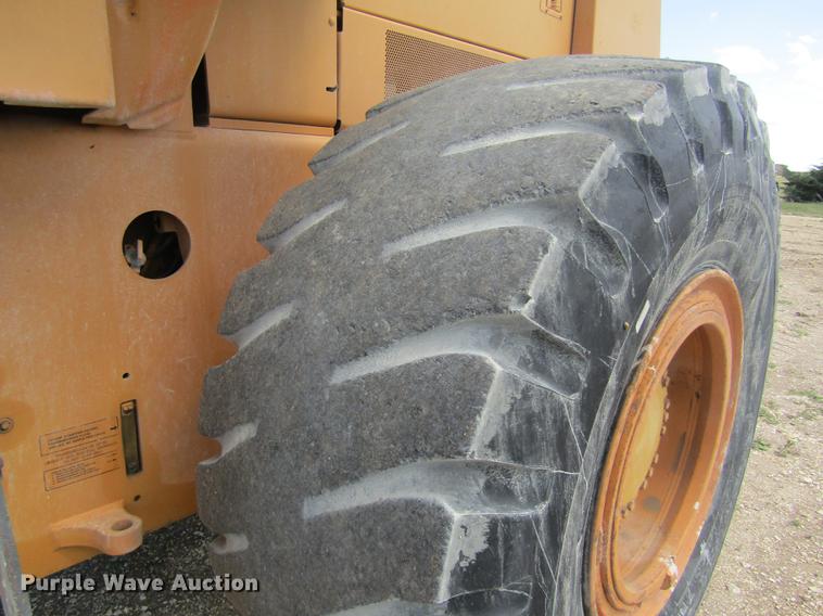 image for item DD8827 1998 Case 821B wheel loader
