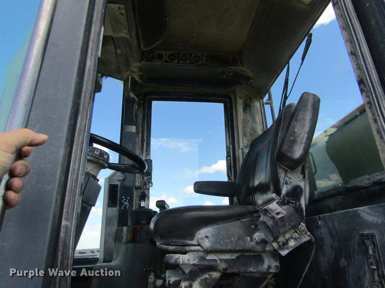 image for item DD8827 1998 Case 821B wheel loader