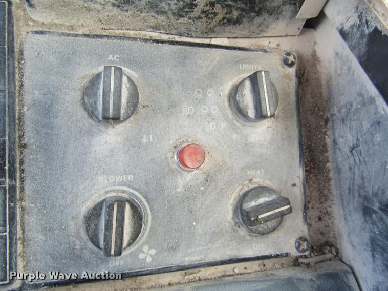 image for item DD8827 1998 Case 821B wheel loader