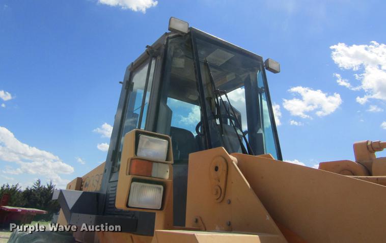 image for item DD8827 1998 Case 821B wheel loader