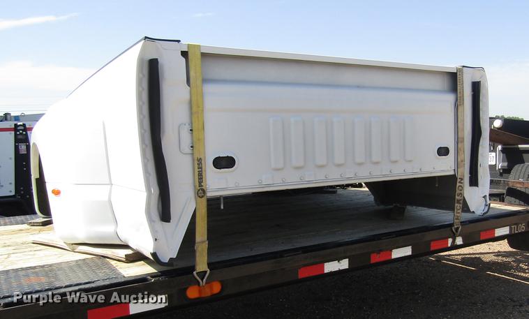 image for item DD8834 2018 Ford F350 pickup truck bed