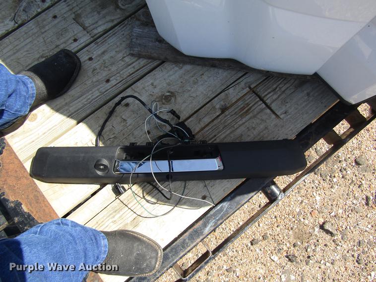 image for item DD8834 2018 Ford F350 pickup truck bed