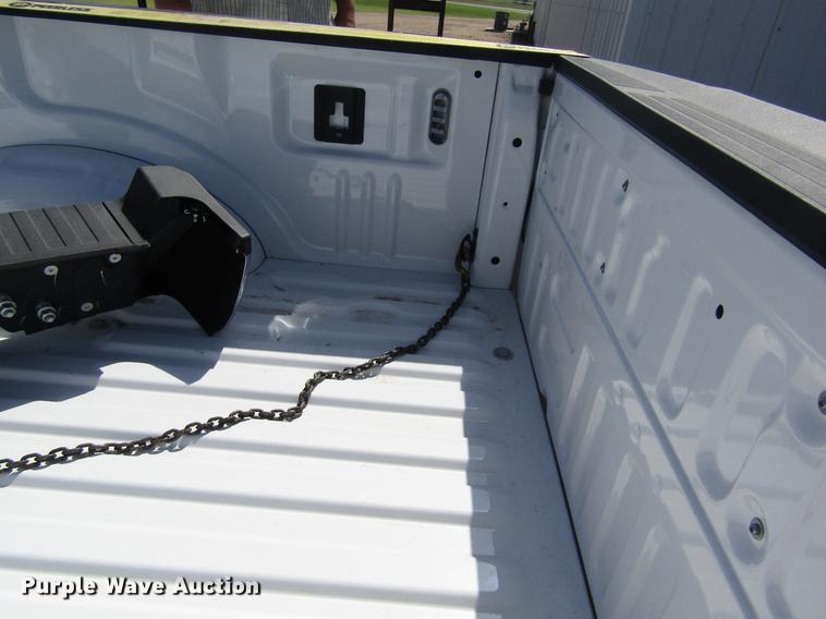 image for item DD8834 2018 Ford F350 pickup truck bed