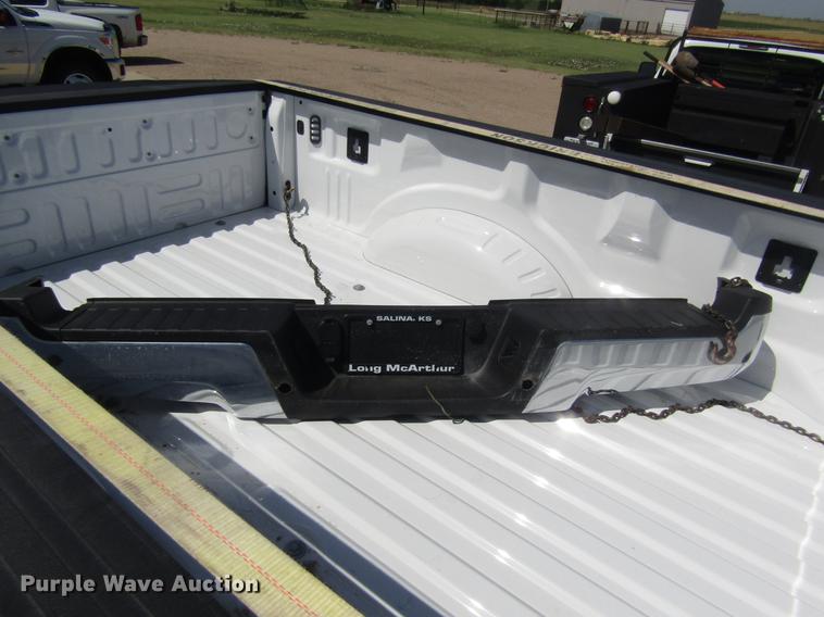 image for item DD8834 2018 Ford F350 pickup truck bed